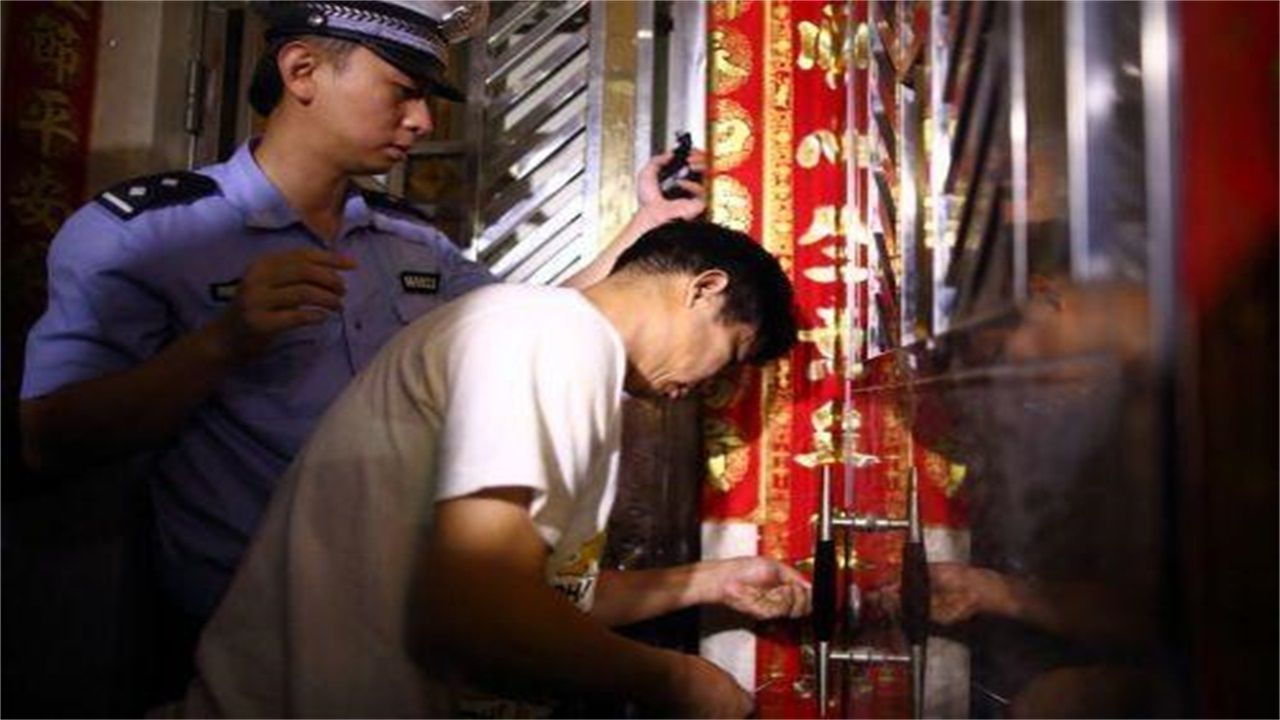 河池地区请开锁师傅开了锁后，师傅为什么一般都不进门，就算主人请也不进去？